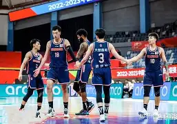 关于广东男篮在主场迎战丰银队,争夺胜利的信息 关于广东男篮在主场迎战丰银队,争夺胜利的信息